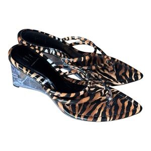 JLO by Jennifer Lopez Tiger Print Wedge Sandals size 8.5